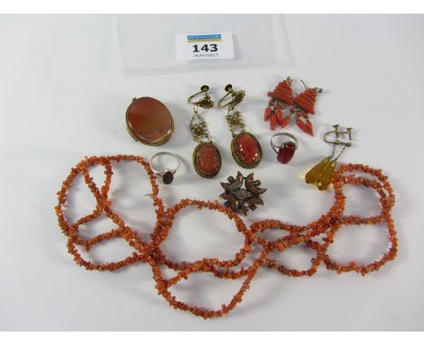 Coral, agate and other stone set vintage jewellery