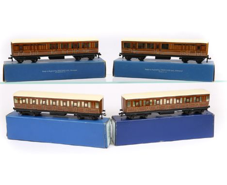4 x Hornby-Dublo Gresley LNER teak coaches. 2 NE 3rd class coaches and 2 NE brake/3rd coaches. All boxed, minor wear. Content