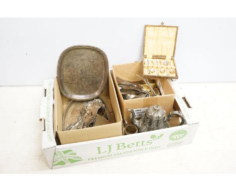 Selection of silver plate to include cutlery, box of silver spoons, candle snuffer scissors, decanter bottle label chains, me