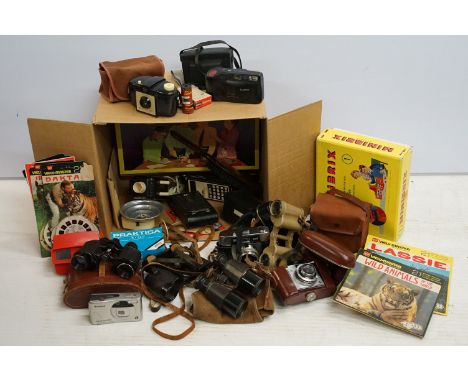 Quantity of vintage cameras and accessories to include Halina Paulette camera, Zeiss Ikon, Contina Prontor-SVS, Kodak Brownie