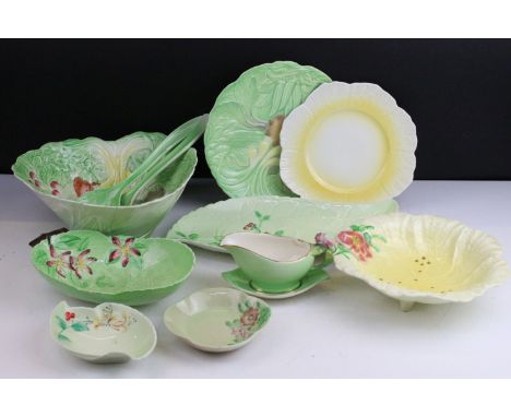 Assortment of vintage vegetable pottery to include Royal Winton Grinwades harvest vegetable dish and plate, diameter 21cm wit