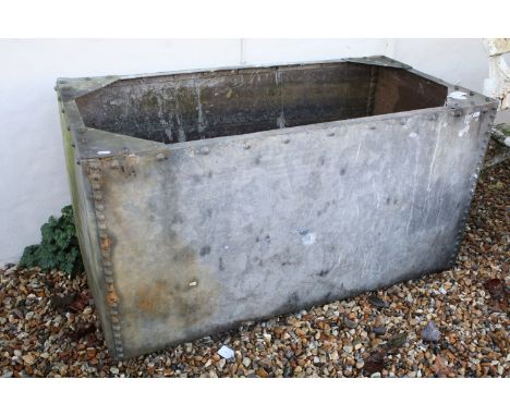20th century galvanised steel studded water trough, H 62cm, W 121cm , D 61cm