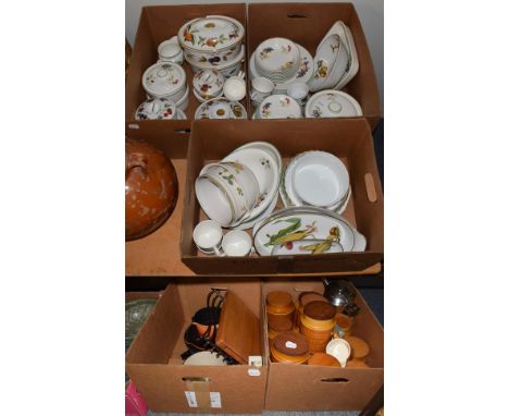 Royal Worcester 'Evesham' pattern dinner wares comprising eight various sized tureen/dishes and covers and a selection of ser