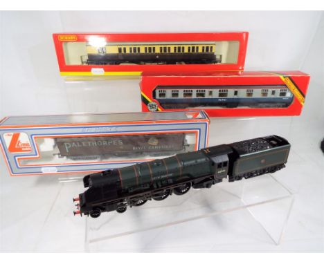 Model Railways - a Hornby OO gauge 4-6-2 Duchess Class steam loco op no 46236 City of Bradford in BR green livery, loco in ex