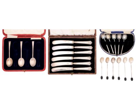 Miscellaneous small silver flatware, to include a cased set of six silver coffee spoons, by James Dixon &amp; Sons Ltd, Sheff