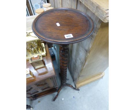 Early 20th century Oak Jardiniere Stand with twisted stem and tripod base