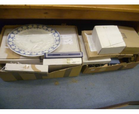Sixteen Boxed Collector's Plates including Bradford Exchange, Set of Four Royal Doulton Bramley Hedge Plates, Six Wedgwood Ja