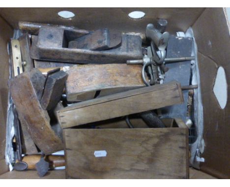 Quantity of Vintage Hand Tools including Boxed Record Plough Plane 044