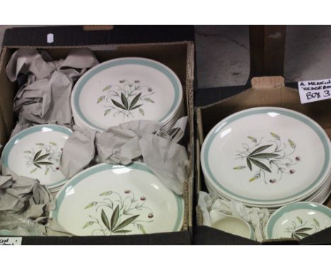 Alfred Meakin "Hedgerow"  110 pieces comprising 20 dinner plates, 25 (each) breakfast plates and tea plates, 16 dessert plate