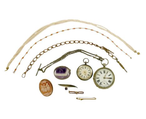A group of jewellery, including a 9ct gold cameo brooch, 44mm, 10.9g, a 9ct gold gold bar brooch set with peridot, 49mm, 2.5g