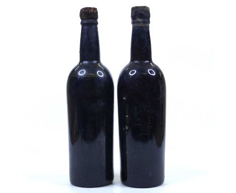 Graham's vintage port, 1927, one bottle; and Fonseca vintage port, 1927, one bottle (2)Graham's - Ullage mid shoulder, lackin