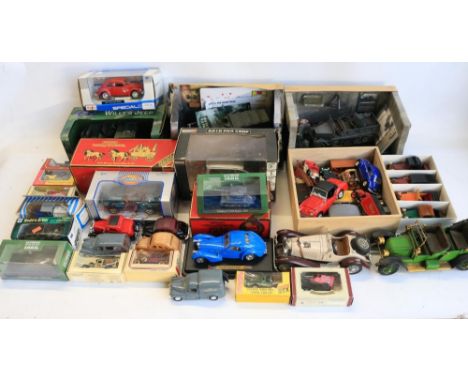 Mixed collection of model vehicles and cars to include Forces Of Valour military, Oxford Diecast, Burago, Matchbox, a vintage