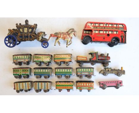 Interesting collection of small vintage tinplate toys to include a Brimtoy Pocketoy clockwork bus (mechanism A/F, bell chimes