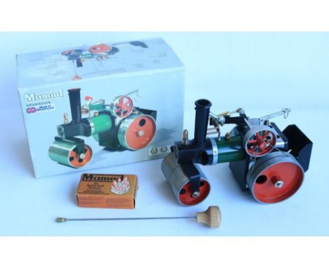 Boxed Mamod live steam SR1A steam roller model in excellent overall condition (some paint chipping to boiler top, see photos)