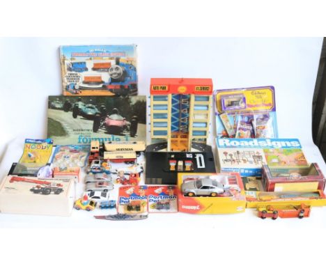 Mixed collection of diecast model vehicles, toys and games to include 2x unboxed Corgi James Bond silver Aston Martin DB5's a