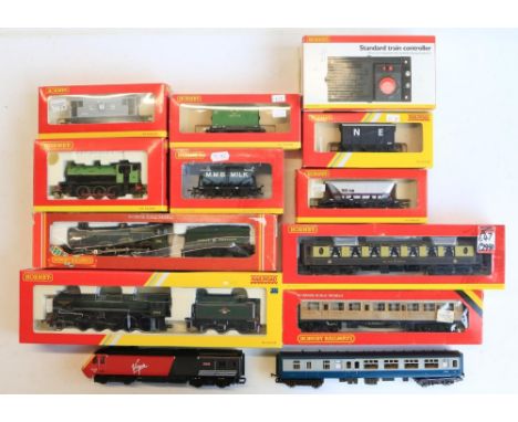 3x OO gauge electric steam locomotive models from Hornby to include R2785 BR Green Class 9F Evening Star (model appears mint,
