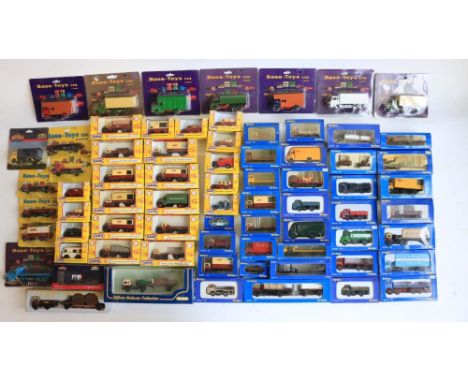 Collection of 1/76 scale (OO gauge) diecast vehicle models from Base-Toys, Classix, Bachmann and Gilbow, model condition gene