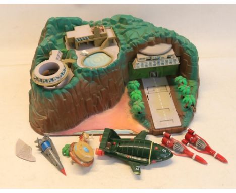 Modern (2000) Carlton Thunderbirds Tracy Island with functioning electronic light and sounds functions (tested), please note 