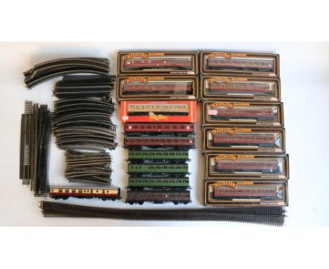 Collection of sixteen OO gauge passenger coach models from Mainline, Lima, Graham Farish, Airfix and Hornby (including 9 boxe