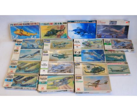 Collection of mostly old tool Hasegawa and Fujimi model kits, also included a Mister Craft F-16D 'Spandahlem A.B.', all boxes