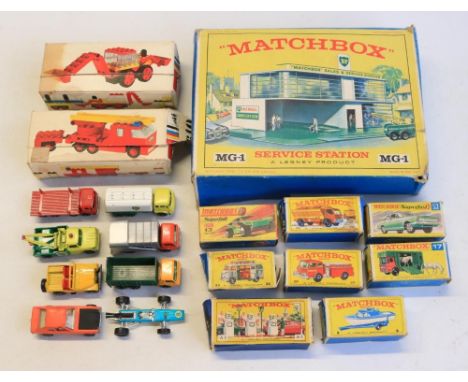 Collection of vintage Matchbox/Lesney diecast vehicle models to include the following boxed examples: No 9 Cabin Cruiser (no 