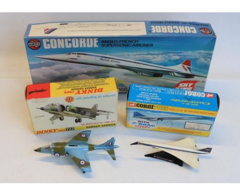 Dinky Toys 722 Hawker Harrier in very good working condition (please note pitot tube snapped off) with excellent box for age,