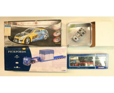 Three 1/50 scale diecast truck models from Corgi to include large limited edition set CC12605 Pickfords Scammell Crusader wit