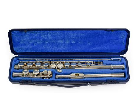 Yamaha Flute 211S no.193871 (in manufacturers hard case) Appears to be in good condition requiring service/clean before being