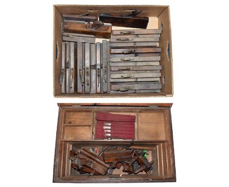 Various Wooden Planes including Compass, 2xRouter, 2xToothing, 3xFillister, 4xSmoothing including a boxed Marples example, 16