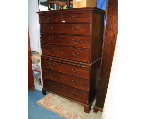 A superb quality Georgian Mahogany Chest on Chest, having moulded cornice with castellated moulding over two short over three