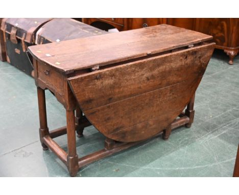 18th century oak drop leaf gate leg table, 158 cm wide, fully extended 120 cm, depth 71 cm