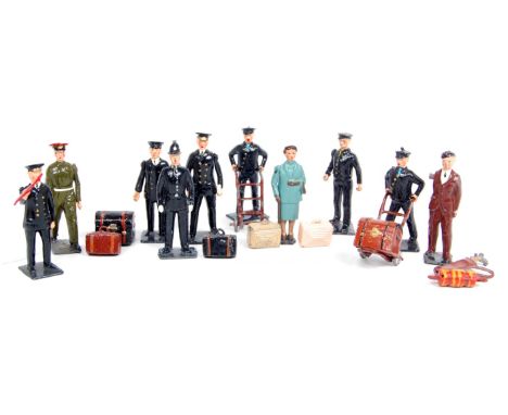 Britains Set 1R Railway Series Set, Complete set of Figures, Un-Boxed, comprising of 2 Porters Pushing Trolley's, 2 Trolley's