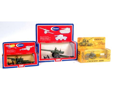 Crescent Toys Military Field Gun Group, to include No.1249 18-Pounder Field Gun, with 11/12 missiles, 1 missile missing (VG-B