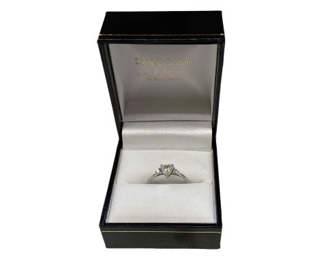 A 9ct white gold heart shaped white stone set ring, size K, approx 1.1g.