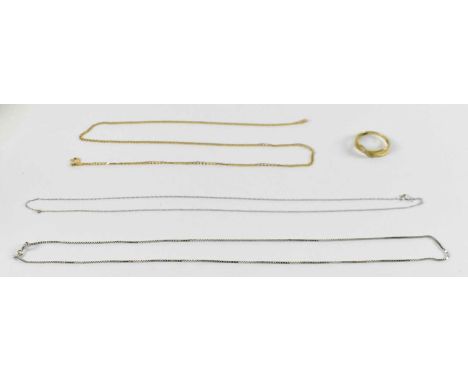 A 9ct yellow gold necklace, length approx 44cm, a 9ct white gold necklace, length approx 40cm, and a 9ct white gold fine link