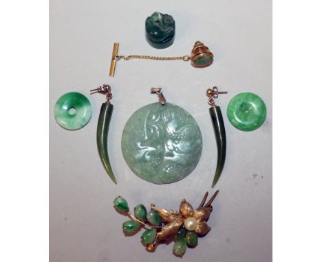 A CHINESE APPLE-GREEN JADE-LIKE & GILT METAL BROOCH, in the form of a spray of fruit, 2in wide; together with six other small