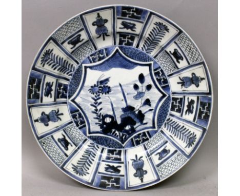 A SIMILAR GOOD LATE 17TH CENTURY CHINESE KANGXI PERIOD KRAAK STYLE SHIPWRECK PORCELAIN PLATE, similarly decorated, 10.7in dia