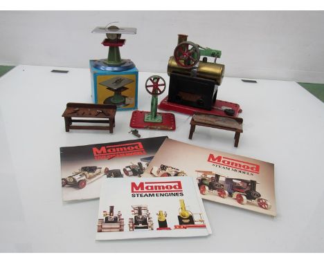 A steam engine and a boxed Wilesco M53 Kreissäge saw, ephemera, vice etc 