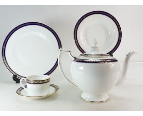 Coalport large dinner and tea service in the "Blue Wheat" design comprising plates, tureen & cover, tea and coffee pots etc (