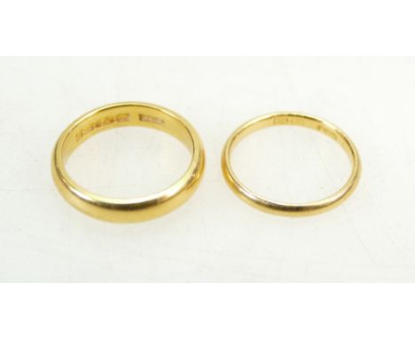 22ct Gold wedding ring, size M and another 22ct wedding ring, size K/L, 9.1grams