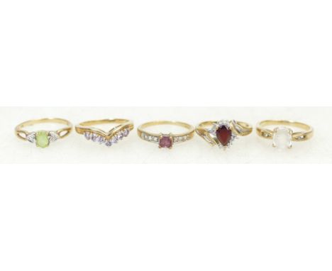 5 x 9ct Gold rings - 4 x size N, 4th item size P - Garnet & white stone, pale green stone, pale red stone, large white old st