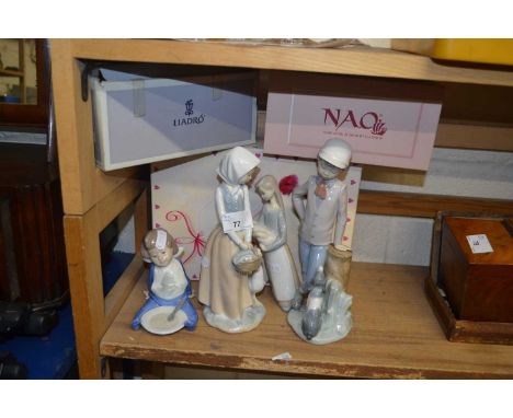 Mixed Lot: Nao figurines