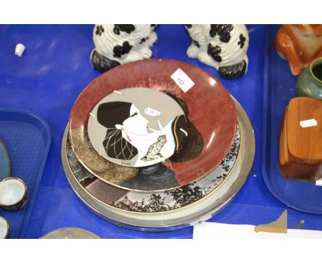Mixed Lot: Mirrored table stand and various decorated plates