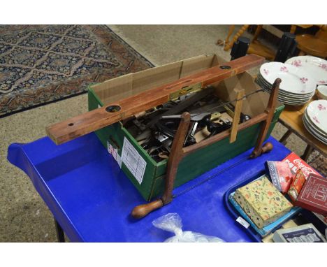 Mixed Lot: Woodworking tools to include Stanley planes, spirit level, fret saw and other assorted items