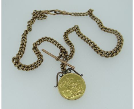 9CT YELLOW GOLD GRADUATED FLAT CURB LINK POCKET WATCH CHAIN having 1909 Edward VII sovereign pendant and 'T' bar 36.4 grams o