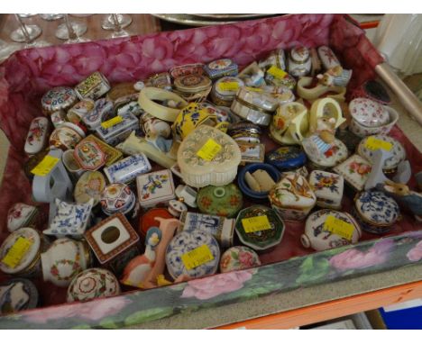 CERAMIC PILL &amp; LIDDED PATCH BOXES ETC