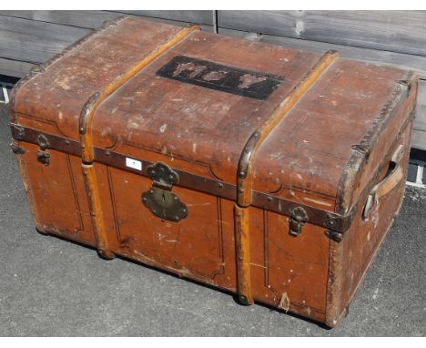 Travel trunk  