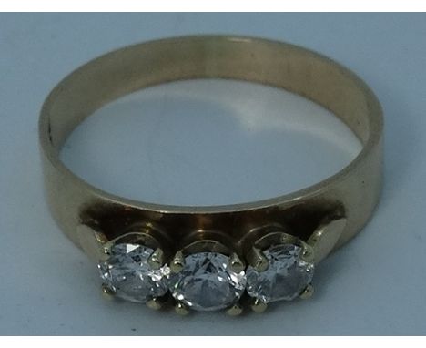 9ct Gold stone set ring  