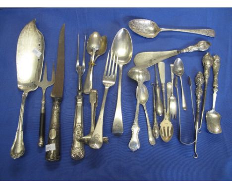 Tray of assorted mixed silver and plated wares to include fish servers, tongs, button hooks, silver ladles, spoons, forks, ca