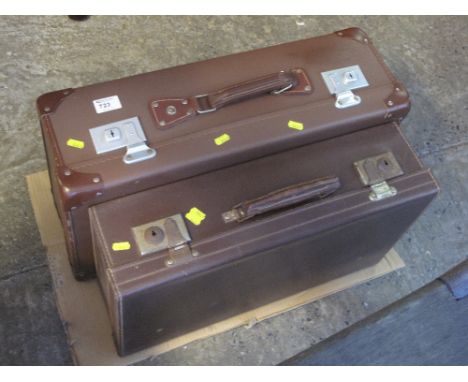 Two vintage trunks. (2)